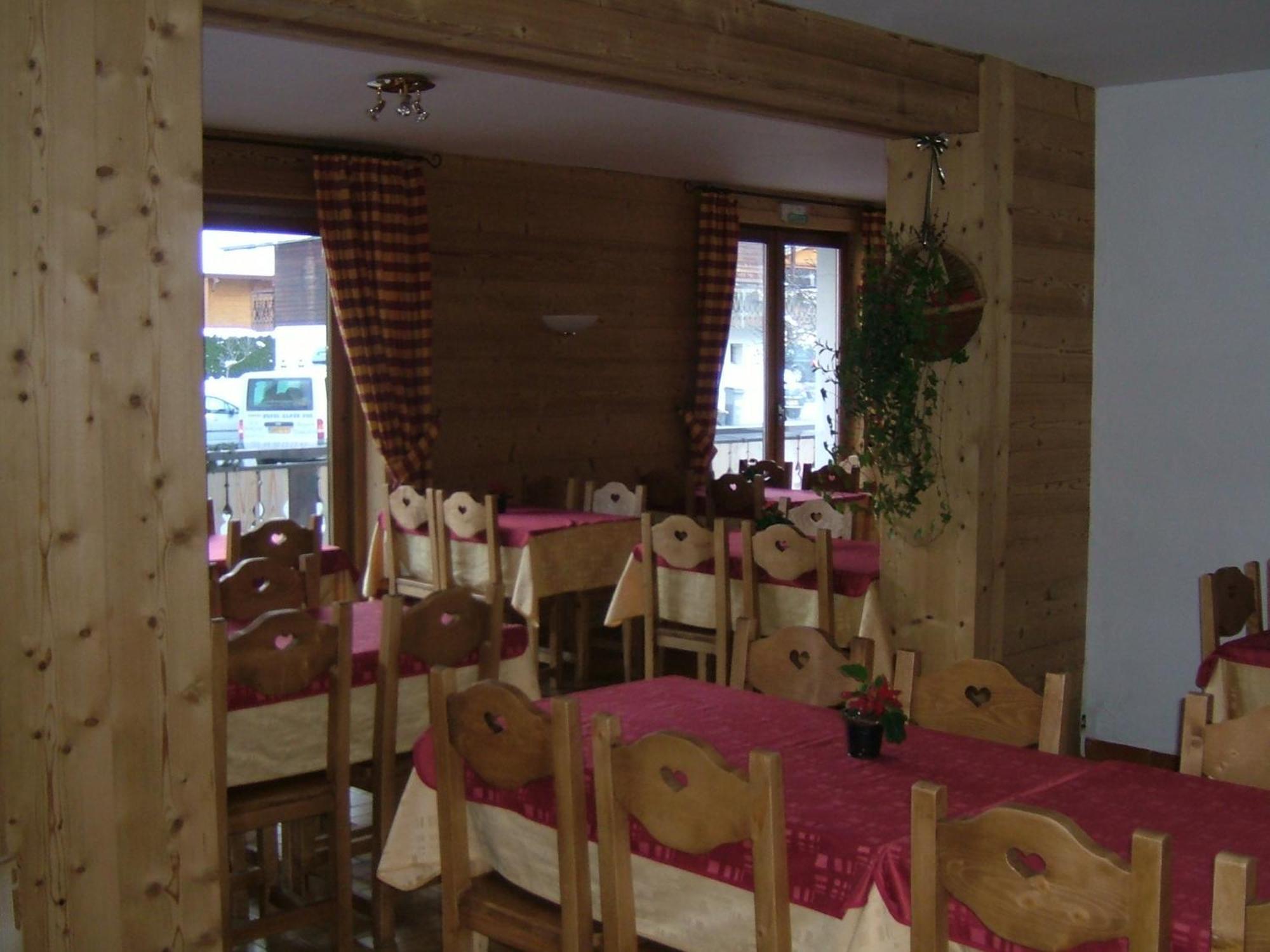 Hotel Alpen Roc Morzine Exterior foto
