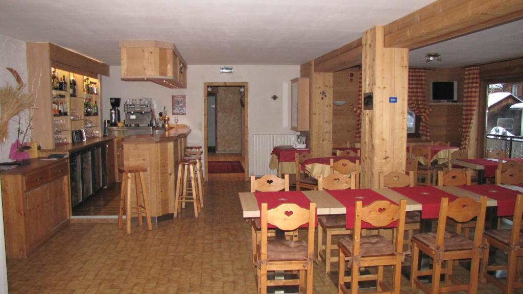 Hotel Alpen Roc Morzine Exterior foto
