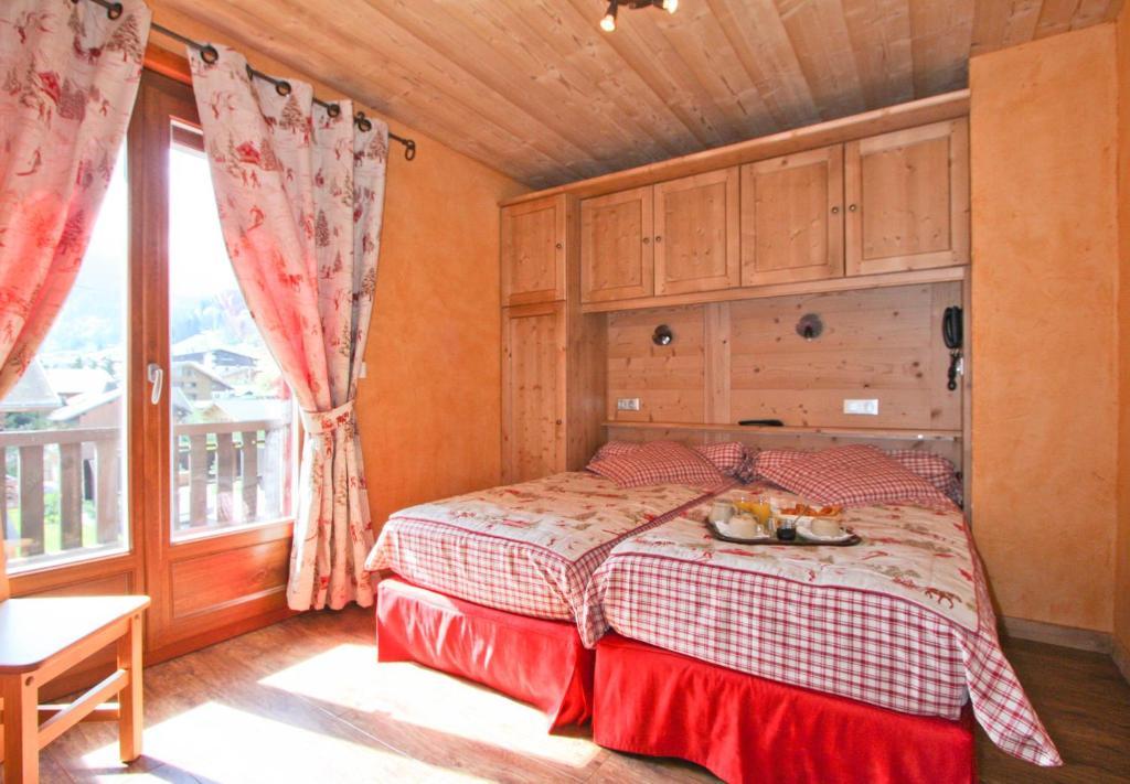 Hotel Alpen Roc Morzine Habitación foto